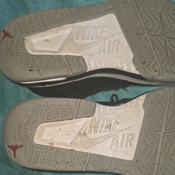 Nike Black and White Sneakers - Picture 15 of 16